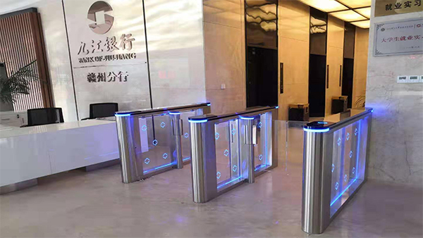 速通門和擺閘的區(qū)別是什么？